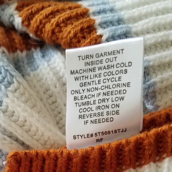 Halter Striped Sweater - Picture 3 of 6